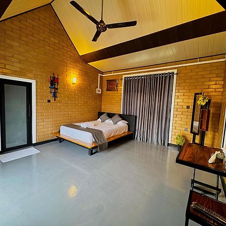 Waasala Transit Hotel Nikawatawana Buitenkant foto